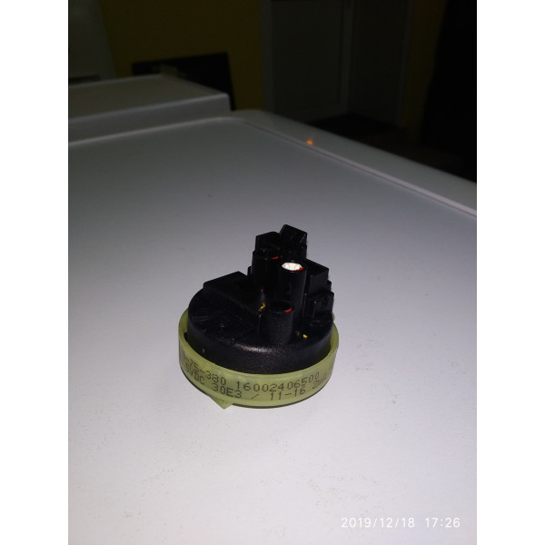 Датчик рівня води (пресостат) до пральної машини Indesit, Ariston C00254525