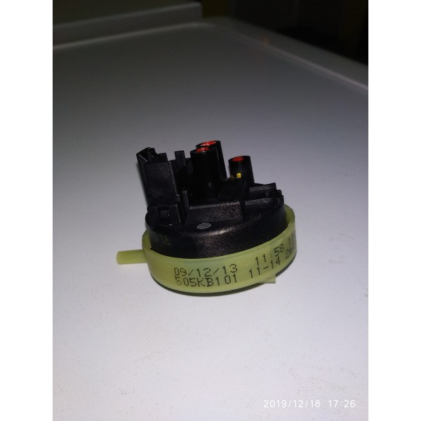 Датчик рівня води (пресостат) до пральної машини Indesit, Ariston C00254525