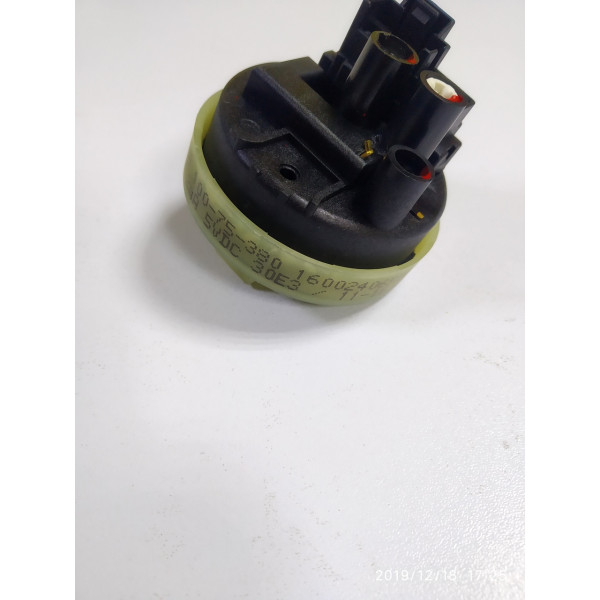 Датчик рівня води (пресостат) до пральної машини Indesit, Ariston C00254525