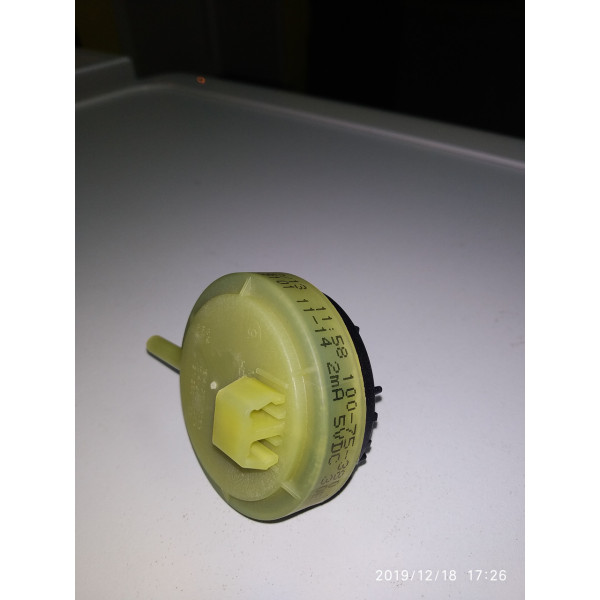 Датчик рівня води (пресостат) до пральної машини Indesit, Ariston C00254525