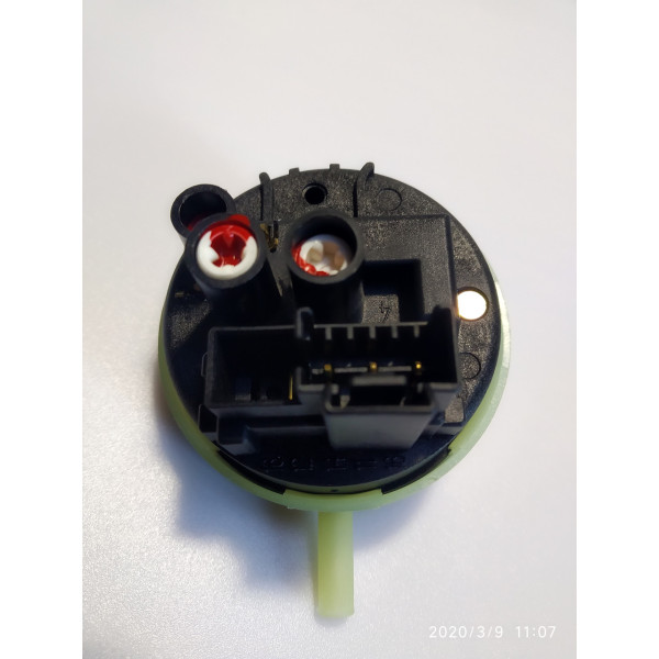 Прессостат, датчик уровня воды для стиральных машин Indesit, Ariston C00263271. Оригинал
