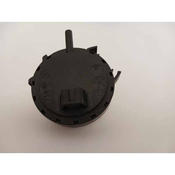 Датчик рівня води для пральної машини Indesit C00145174