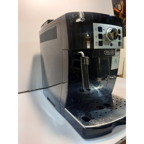 Кавова машина Delonghi Magnifica S ECAM 22.110.B